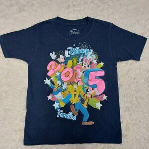 Vintage Walt Disney World Florida 2015 Kid's T-shirt with a graphic Kid-XS(4-5